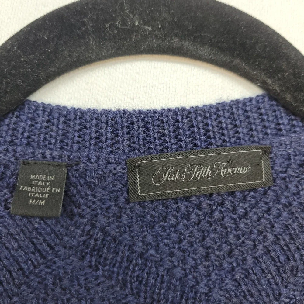 Saks Fifth Ave V-Neck Sweater Mens Medium Blue Italy 100% Wool Diamond Knit